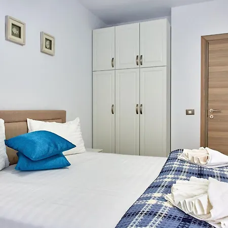 Atlantis By Alz Navodari